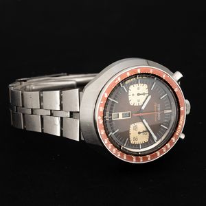 SEIKO : Bull Head cronografo in acciaio due contatori, quadrante marrone degrad con indicazione di giorno e data a ore sei, 46x44 mm  - Asta Watches - Associazione Nazionale - Case d'Asta italiane