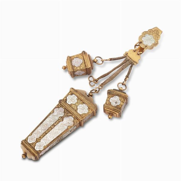 NECESSAIRE E CHATELAINE, FRANCIA, SECOLO XVIII  - Asta INTERNATIONAL FINE ART - Associazione Nazionale - Case d'Asta italiane