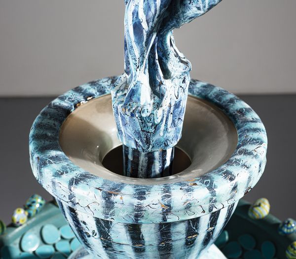 SAN POLO VENEZIA : Fontana composta da basamento, catino e gruppo scultoreo con donna portatrice di anfora  - Asta Asta 451 | DESIGN E ARTI DECORATIVE DEL NOVECENTO - CERAMICHE e VETRI Online - Associazione Nazionale - Case d'Asta italiane