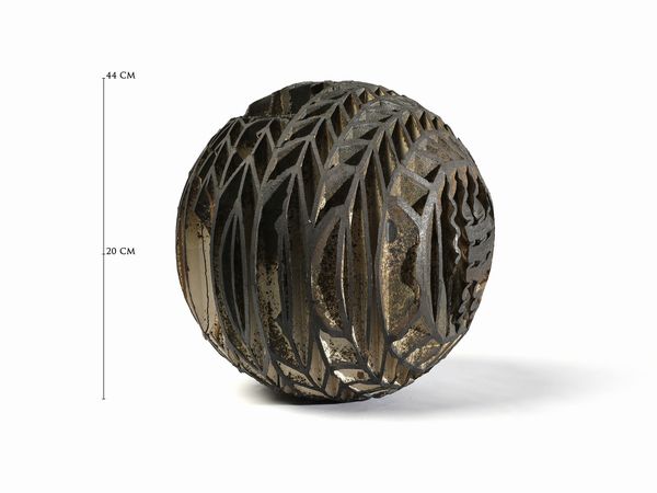 TASCA ALESSIO (1929 - 2020) : Grande sfera traforata a estrusione  - Asta Asta 451 | DESIGN E ARTI DECORATIVE DEL NOVECENTO - CERAMICHE e VETRI Online - Associazione Nazionale - Case d'Asta italiane