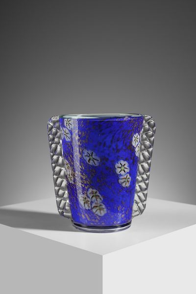 A.V.E.M : Vaso con morise della serie Opachi a Mace Avventurina, Murano  - Asta Asta 451 | DESIGN E ARTI DECORATIVE DEL NOVECENTO - CERAMICHE e VETRI Online - Associazione Nazionale - Case d'Asta italiane