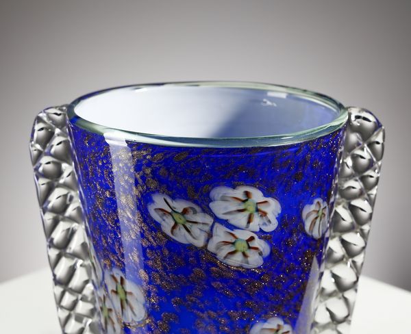 A.V.E.M : Vaso con morise della serie Opachi a Mace Avventurina, Murano  - Asta Asta 451 | DESIGN E ARTI DECORATIVE DEL NOVECENTO - CERAMICHE e VETRI Online - Associazione Nazionale - Case d'Asta italiane