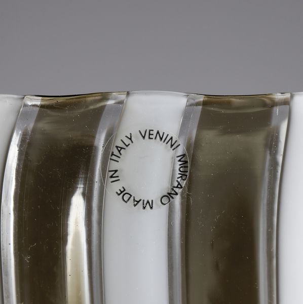 VENINI PAOLO (1895 - 1959) : Vaso a forma leggermente svasata, Murano  - Asta Asta 451 | DESIGN E ARTI DECORATIVE DEL NOVECENTO - CERAMICHE e VETRI Online - Associazione Nazionale - Case d'Asta italiane