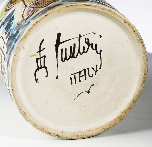 FANTONI MARCELLO (1915 - 2011) : Bottiglia decorata con personaggi  - Asta Asta 451 | DESIGN E ARTI DECORATIVE DEL NOVECENTO - CERAMICHE e VETRI Online - Associazione Nazionale - Case d'Asta italiane