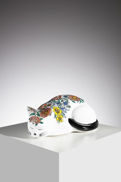 FORNASETTI PIERO (1913 - 1988) : Gatto accovacciato fiorato Scultura a tutto tondo, Milano  - Asta Asta 451 | DESIGN E ARTI DECORATIVE DEL NOVECENTO - CERAMICHE e VETRI Online - Associazione Nazionale - Case d'Asta italiane