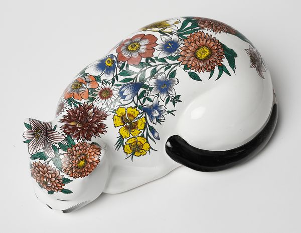 FORNASETTI PIERO (1913 - 1988) : Gatto accovacciato fiorato Scultura a tutto tondo, Milano  - Asta Asta 451 | DESIGN E ARTI DECORATIVE DEL NOVECENTO - CERAMICHE e VETRI Online - Associazione Nazionale - Case d'Asta italiane