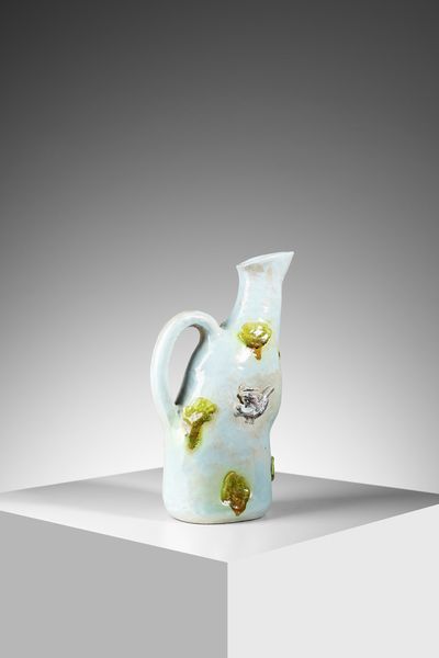 GATTI RICCARDO (1886 - 1972) : Brocca decorata con volatili e foglie a rilievo, Faenza  - Asta Asta 451 | DESIGN E ARTI DECORATIVE DEL NOVECENTO - CERAMICHE e VETRI Online - Associazione Nazionale - Case d'Asta italiane