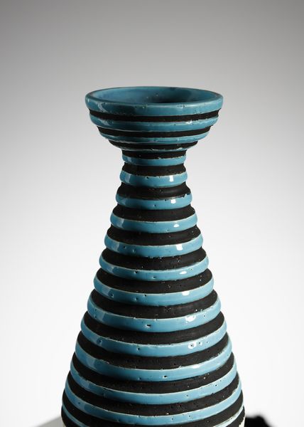 LONDI ALDO (1911 - 2003) : Vaso tornito a mano con decoro a righe orizzontali per Bitossi, Montelupo Fiorentino  - Asta Asta 451 | DESIGN E ARTI DECORATIVE DEL NOVECENTO - CERAMICHE e VETRI Online - Associazione Nazionale - Case d'Asta italiane