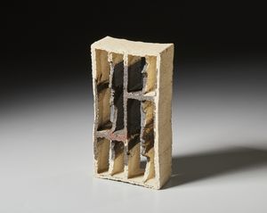 TASCA ALESSIO (1929 - 2020) : Parallelepipedo traforato a estrusione  - Asta Asta 451 | DESIGN E ARTI DECORATIVE DEL NOVECENTO - CERAMICHE e VETRI Online - Associazione Nazionale - Case d'Asta italiane