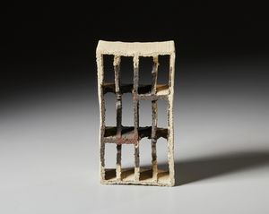 TASCA ALESSIO (1929 - 2020) : Parallelepipedo traforato a estrusione  - Asta Asta 451 | DESIGN E ARTI DECORATIVE DEL NOVECENTO - CERAMICHE e VETRI Online - Associazione Nazionale - Case d'Asta italiane