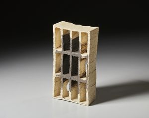 TASCA ALESSIO (1929 - 2020) : Parallelepipedo traforato a estrusione  - Asta Asta 451 | DESIGN E ARTI DECORATIVE DEL NOVECENTO - CERAMICHE e VETRI Online - Associazione Nazionale - Case d'Asta italiane