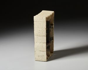 TASCA ALESSIO (1929 - 2020) : Parallelepipedo traforato a estrusione  - Asta Asta 451 | DESIGN E ARTI DECORATIVE DEL NOVECENTO - CERAMICHE e VETRI Online - Associazione Nazionale - Case d'Asta italiane