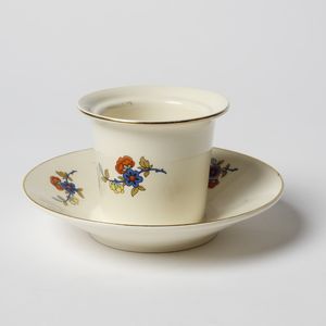 ANDLOVITZ GUIDO (1900 - 1971) : Parte di servizio da th forma Monza con decoro floreale unito a due tazzine e due piattini di altro servizio ma analogo decoro per Societ Ceramica Italiana Laveno, Lavenia  - Asta Asta 451 | DESIGN E ARTI DECORATIVE DEL NOVECENTO - CERAMICHE e VETRI Online - Associazione Nazionale - Case d'Asta italiane