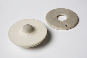 FIOR CANDIDO (1942 - 2021) : Grande ciotola a decoro astratto e scultura composita, Bassano del Grappa  - Asta Asta 451 | DESIGN E ARTI DECORATIVE DEL NOVECENTO - CERAMICHE e VETRI Online - Associazione Nazionale - Case d'Asta italiane