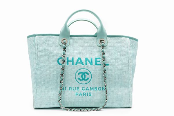 CHANEL : Borsa Deauville Rue Cambon  - Asta Luxury Fashion - Associazione Nazionale - Case d'Asta italiane