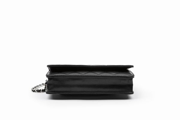 CHANEL : Borsa Wallet On Chain  - Asta Luxury Fashion - Associazione Nazionale - Case d'Asta italiane