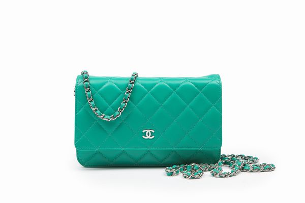 CHANEL : Borsa Wallet On Chain  - Asta Luxury Fashion - Associazione Nazionale - Case d'Asta italiane