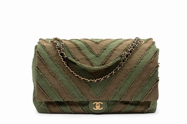 CHANEL : Borsa XXL  - Asta Luxury Fashion - Associazione Nazionale - Case d'Asta italiane