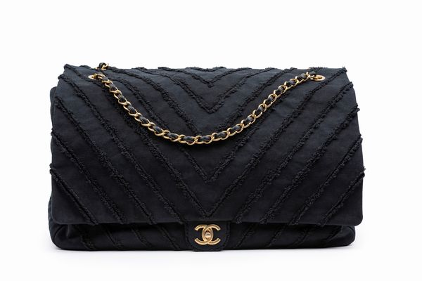 CHANEL : Borsa XXL  - Asta Luxury Fashion - Associazione Nazionale - Case d'Asta italiane