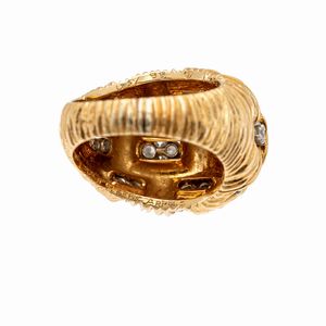 Van Cleef & Arpels anello bomb  - Asta Gioielli e Orologi - Associazione Nazionale - Case d'Asta italiane