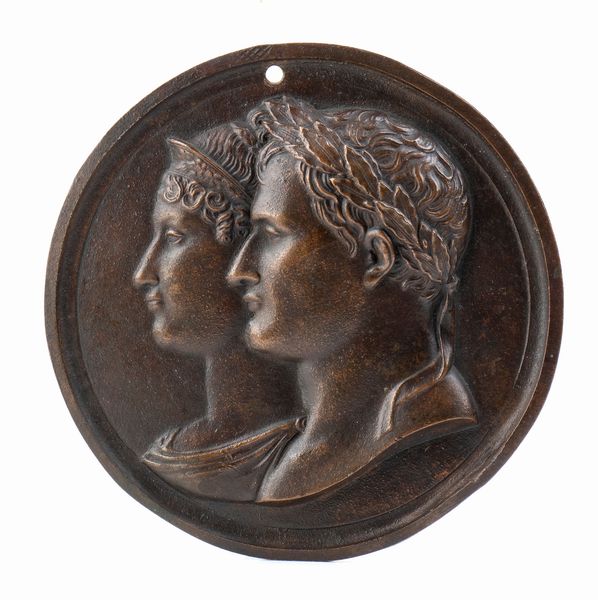 Medaglione in bronzo con i busti di Napoleone e Giuseppina  - Asta Militaria, Ordini cavallereschi, Napoleonica - Associazione Nazionale - Case d'Asta italiane