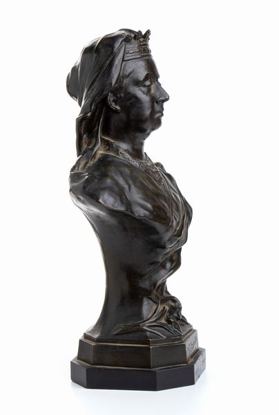 Grande busto in bronzo della Regina Vittoria  - Asta Militaria, Ordini cavallereschi, Napoleonica - Associazione Nazionale - Case d'Asta italiane