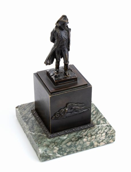 Scultura in bronzo di Napoleone con base in marmo  - Asta Militaria, Ordini cavallereschi, Napoleonica - Associazione Nazionale - Case d'Asta italiane