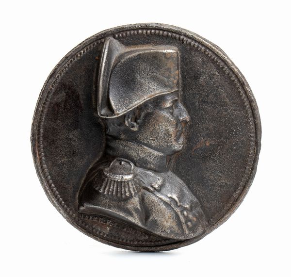 Placca in bronzo raffigurante il busto di Napoleone  - Asta Militaria, Ordini cavallereschi, Napoleonica - Associazione Nazionale - Case d'Asta italiane