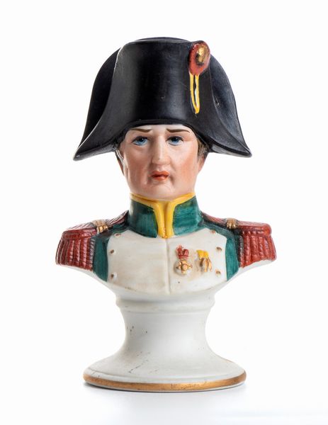 Piccolo busto di Napoleone in porcellana policroma  - Asta Militaria, Ordini cavallereschi, Napoleonica - Associazione Nazionale - Case d'Asta italiane