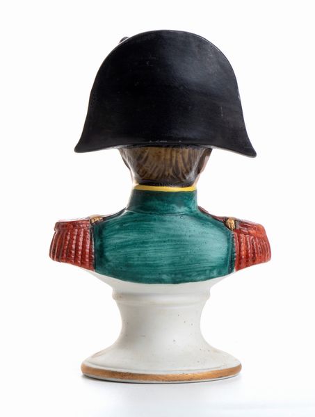 Piccolo busto di Napoleone in porcellana policroma  - Asta Militaria, Ordini cavallereschi, Napoleonica - Associazione Nazionale - Case d'Asta italiane
