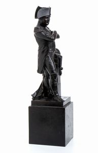 Scultura in bronzo di Napoleone  - Asta Militaria, Ordini cavallereschi, Napoleonica - Associazione Nazionale - Case d'Asta italiane