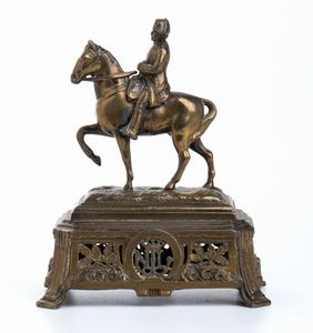 Piccola scultura con Napoleone a cavallo  - Asta Militaria, Ordini cavallereschi, Napoleonica - Associazione Nazionale - Case d'Asta italiane