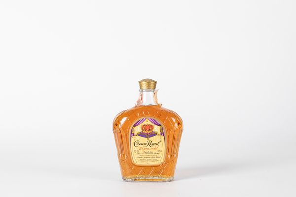 Scozia : CROWN ROYAL 10 YEARS OLD WHISKY  - Asta Distillati da Collezione - Associazione Nazionale - Case d'Asta italiane