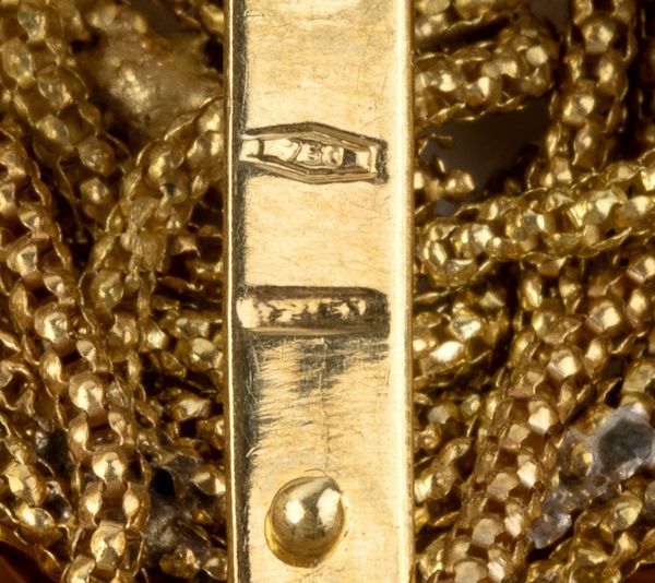 Girocollo con pendente oro a forma di cane  - Asta Gioielli, Orologi e Penne - Associazione Nazionale - Case d'Asta italiane