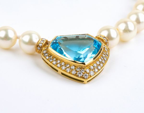 Girocollo in perle con diamanti e topazio azzurro  - Asta Gioielli, Orologi e Penne - Associazione Nazionale - Case d'Asta italiane
