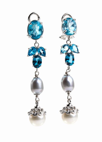 Orecchini pendenti in oro con perle e topazi azzurri  - Asta Gioielli, Orologi e Penne - Associazione Nazionale - Case d'Asta italiane