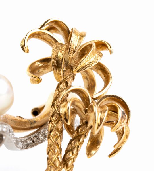 Spilla in oro con perle e diamanti, appartenuta alla Contessa Paola Della Chiesa  - Asta Gioielli, Orologi e Penne - Associazione Nazionale - Case d'Asta italiane