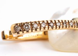 MATTIOLI : Orecchini in oro con diamanti e madreperla  - Asta Gioielli, Orologi e Penne - Associazione Nazionale - Case d'Asta italiane