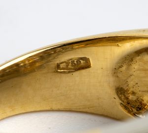 Anello in oro e diamanti  - Asta Gioielli, Orologi e Penne - Associazione Nazionale - Case d'Asta italiane