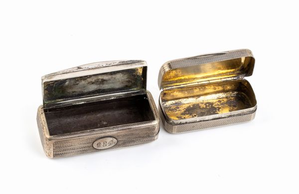 Due tabacchiere francesi in argento  - Asta Argenti, avori, coralli e altri oggetti d'arte provenienti da importanti collezioni private - Associazione Nazionale - Case d'Asta italiane