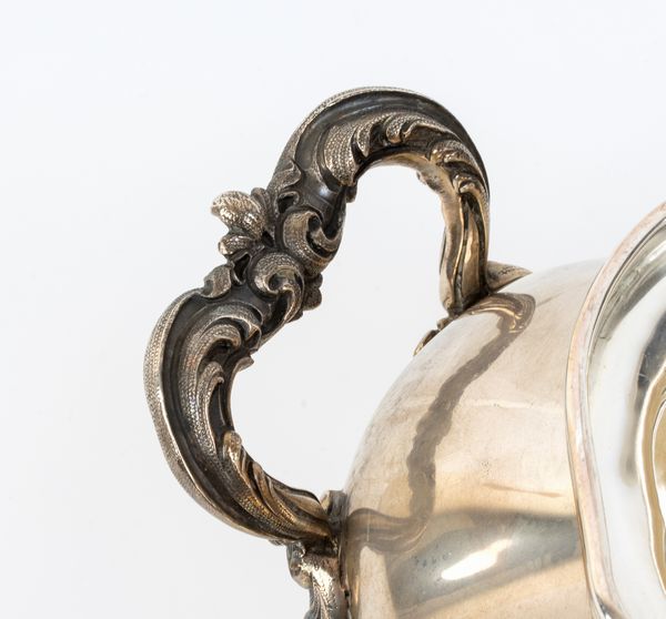 Zuppiera italiana in argento  - Asta Argenti, avori, coralli e altri oggetti d'arte provenienti da importanti collezioni private - Associazione Nazionale - Case d'Asta italiane