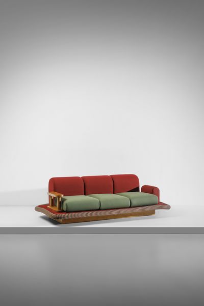 SOTTSASS ETTORE (1917 - 2007) : Divano a tre posti mod. Tappeto Volante per Bedding Brevetti, Casalguidi  - Asta Asta 455 | DESIGN E ARTI DECORATIVE DEL NOVECENTO Tradizionale - Associazione Nazionale - Case d'Asta italiane