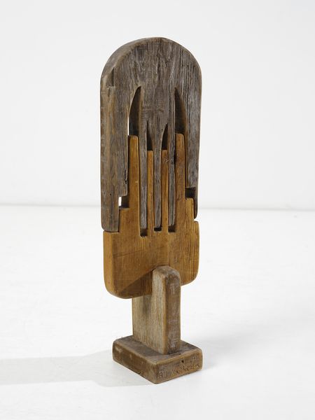 VALLAZZA ADOLF (n. 1924) : Scultura Totem  - Asta Asta 455 | DESIGN E ARTI DECORATIVE DEL NOVECENTO Tradizionale - Associazione Nazionale - Case d'Asta italiane