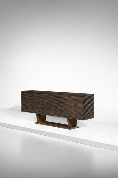 PONTI GIO (1891 - 1979) : Credenza a quattro ante con fronte grissinato  - Asta Asta 455 | DESIGN E ARTI DECORATIVE DEL NOVECENTO Tradizionale - Associazione Nazionale - Case d'Asta italiane