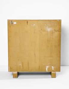 PONTI GIO (1891 - 1979) : Piccola credenza a quattro ante  - Asta Asta 455 | DESIGN E ARTI DECORATIVE DEL NOVECENTO Tradizionale - Associazione Nazionale - Case d'Asta italiane