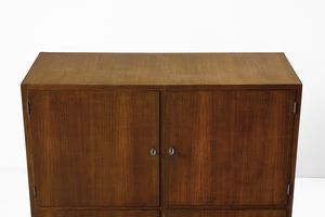 PONTI GIO (1891 - 1979) : Piccola credenza a quattro ante  - Asta Asta 455 | DESIGN E ARTI DECORATIVE DEL NOVECENTO Tradizionale - Associazione Nazionale - Case d'Asta italiane