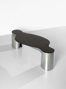 ARAD RON (n. 1951) : Two Legs And A Table prodotto da Ron Arad Studio presso Marzorati Rochetti, Cant  - Asta Asta 455 | DESIGN E ARTI DECORATIVE DEL NOVECENTO Tradizionale - Associazione Nazionale - Case d'Asta italiane