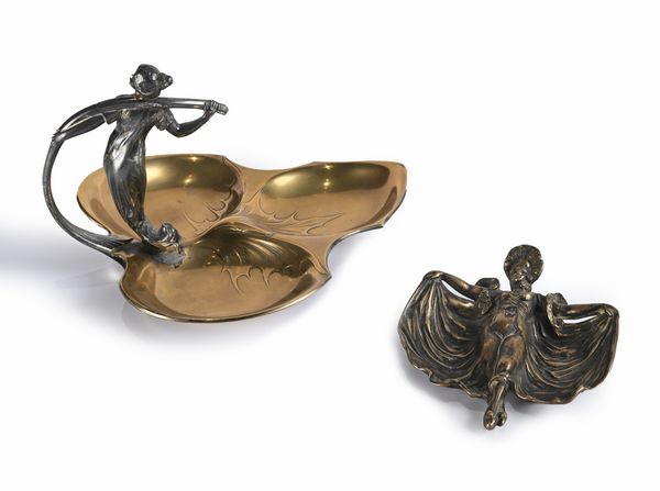 Antipastiera trilobata Art Nouveau in ottone e un'altra piccola con figura danzante  - Asta La Collezione Enrico e Antonello Falqui. Di padre in figlio una vita nell'arte. - Associazione Nazionale - Case d'Asta italiane