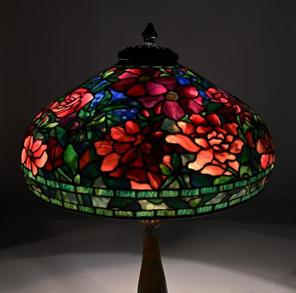 Tiffany Studios New York : Lampada da tavolo telescopica Peony  - Asta La Collezione Enrico e Antonello Falqui. Di padre in figlio una vita nell'arte. - Associazione Nazionale - Case d'Asta italiane