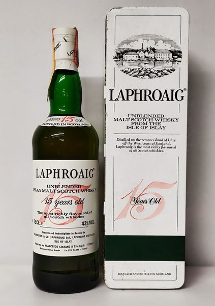 Laphroaig 15 Years Old, Unblended Malt Whisky  - Asta Wine & Spirits Flower Spring - Associazione Nazionale - Case d'Asta italiane